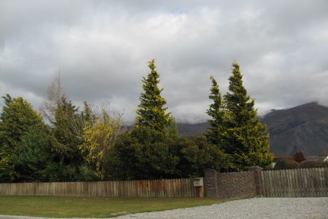 Photo of property in 206 Beacon Point Road, Wanaka, 9305