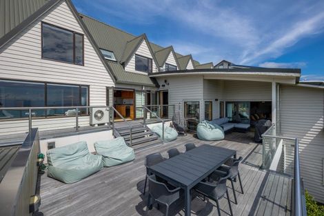 Photo of property in 320 Princes Drive, Britannia Heights, Nelson, 7010