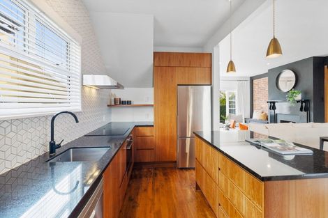 Photo of property in 1092 Great North Road, Point Chevalier, Auckland, 1022