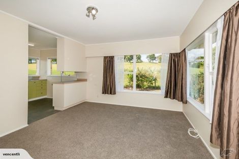 Photo of property in 2/108 Hillside Road, Glenfield, Auckland, 0627