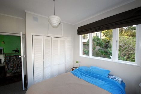 Photo of property in 52 Tio Tio Road, Miramar, Wellington, 6022