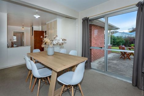 Photo of property in 17 Tenby Place, Avondale, Christchurch, 8061