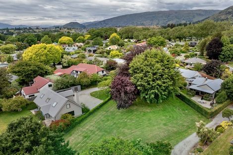 Photo of property in 18 Heuchan Lane, Wanaka, 9305