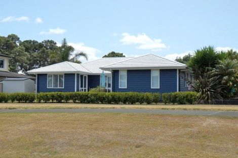 Photo of property in 9 Barbados Way, One Tree Point, 0118