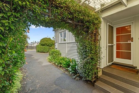 Photo of property in 76 Mount Smart Road, Onehunga, Auckland, 1061