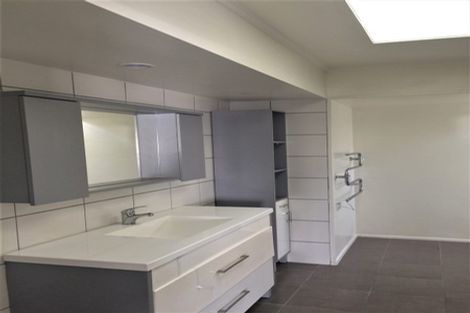 Photo of property in 23 Churchill Road, Murrays Bay, Auckland, 0630