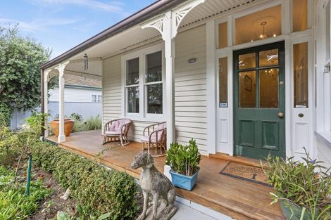 Photo of property in 11 Bowling Road, Greenmeadows, Napier, 4112