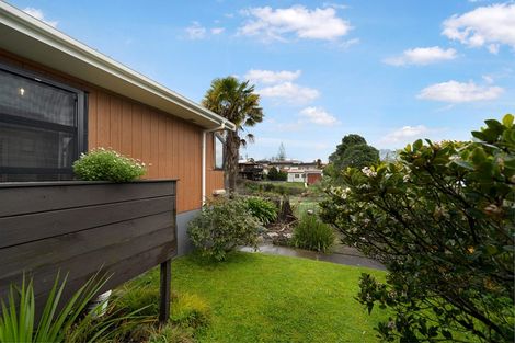 Photo of property in 1/24 Blacklock Avenue, Henderson, Auckland, 0612