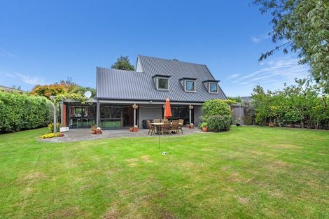 Photo of property in 24 Highland Place, Avonhead, Christchurch, 8042