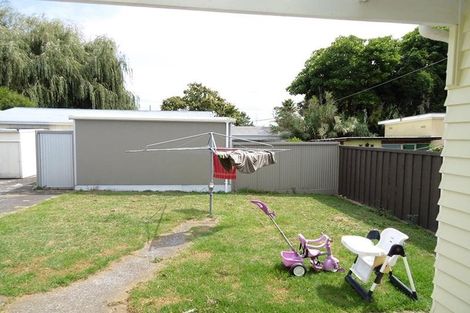 Photo of property in 130 Archibald Road, Kelston, Auckland, 0602