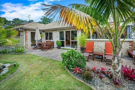 Photo of property in 8 Landvale Court, Browns Bay, Auckland, 0630