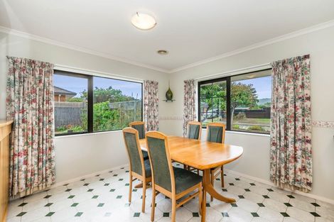Photo of property in 52 Campion Road, Waikanae Beach, Waikanae, 5036