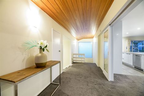 Photo of property in 5 Maxwelton Drive, Mairangi Bay, Auckland, 0630