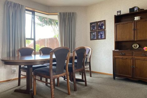 Photo of property in 32 Bowen Street, Upper Riccarton, Christchurch, 8041