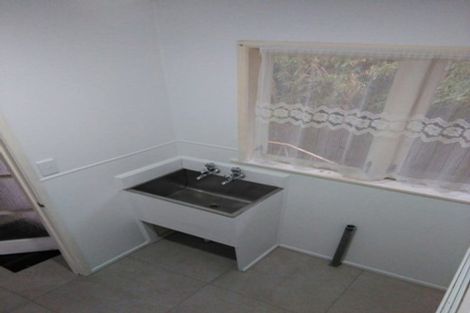 Photo of property in 1/41 Ellice Road, Totara Vale, Auckland, 0629