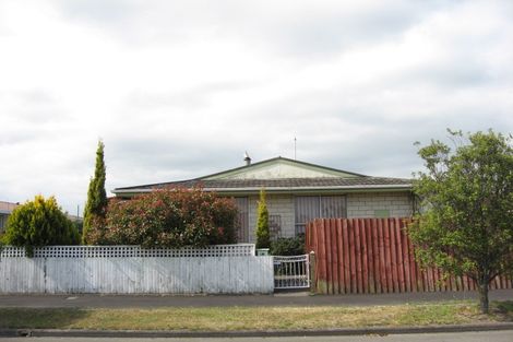 Photo of property in 1/6 Tamarisk Place, Parklands, Christchurch, 8083