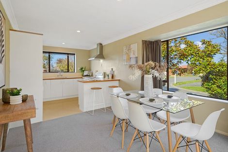 Photo of property in 2/15 Lowry Avenue, Redwood, Christchurch, 8051