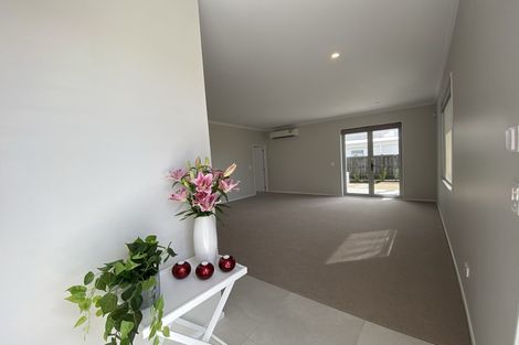 Photo of property in 2 Toka Lane, Red Beach, 0932