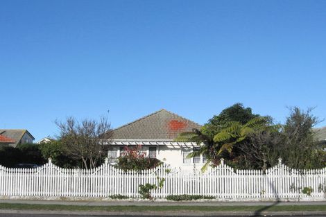 Photo of property in 76 Latham Street, Marewa, Napier, 4110