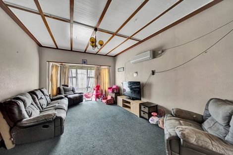 Photo of property in 3 Argyle Street, Hawera, 4610