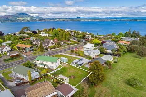 Photo of property in 2/736 Acacia Bay Road, Acacia Bay, Taupo, 3330