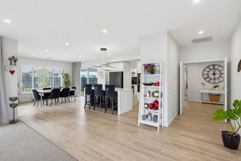 Photo of property in 18 Petrel Close, Paraparaumu Beach, Paraparaumu, 5032