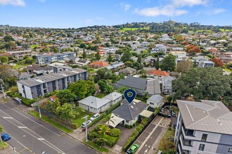 Photo of property in 76 Mount Smart Road, Onehunga, Auckland, 1061