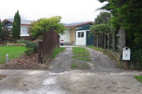 Photo of property in 5 Adams Place, Kelvin Grove, Palmerston North, 4414