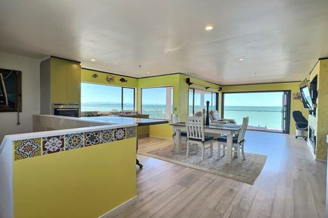 Photo of property in 267 Clifton Road, Te Awanga, 4102