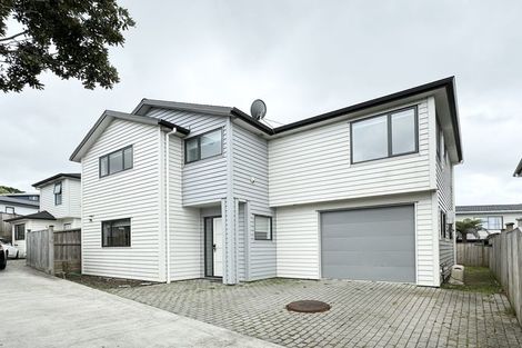 Photo of property in 6b St Catherine Crescent, West Harbour, Auckland, 0618