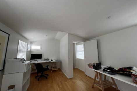 Photo of property in 1/2 Holiday Road, Milford, Auckland, 0620