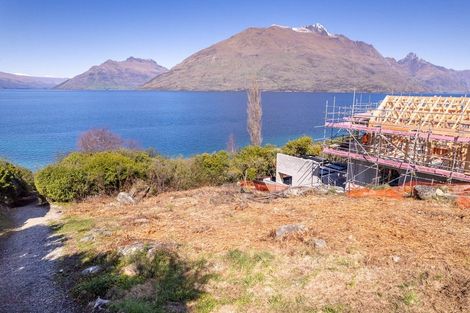 Photo of property in 64 Cedar Drive, Kelvin Heights, Queenstown, 9300
