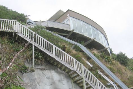 Photo of property in 114 The Esplanade, Houghton Bay, Wellington, 6023