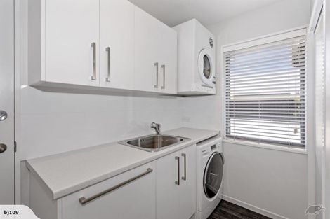 Photo of property in 32 Royston Common, West Melton, 7618