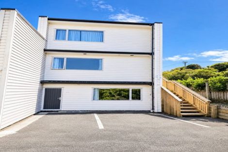 Photo of property in 10/19 Collins Avenue, Tawa, Wellington, 5028