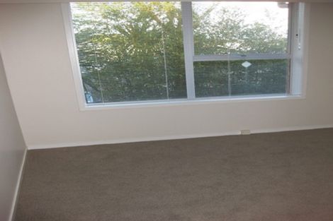 Photo of property in 1/8 Tobruk Crescent, Milford, Auckland, 0620