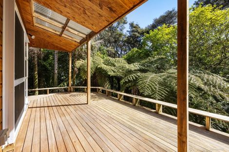 Photo of property in 35 Clinton Road, Tawharanui Peninsula, Matakana, 0986