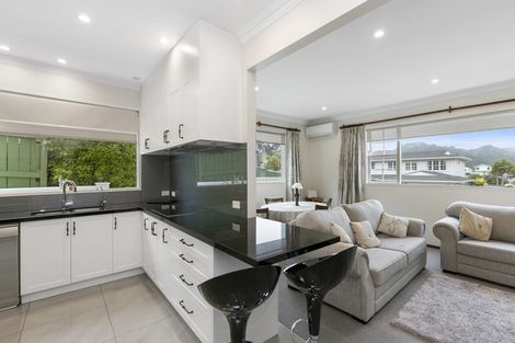 Photo of property in 7 Epping Grove, Karori, Wellington, 6012