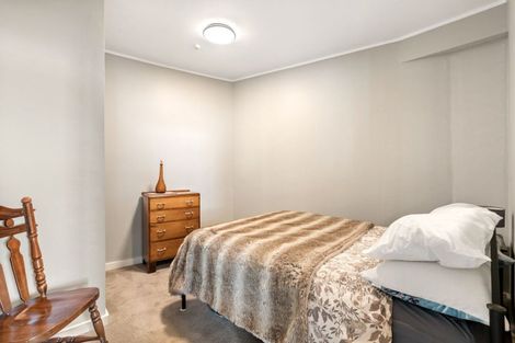 Photo of property in 17 Kent Terrace - Kent Apartments, 5c/16 Kent Terrace, Mount Victoria, Wellington, 6011