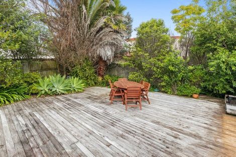 Photo of property in 50 Bronzewing Terrace, Unsworth Heights, Auckland, 0632