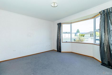 Photo of property in 19 Timaru Road, Waimate, 7924