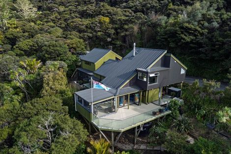 Photo of property in 19 Te Kahikatoa Peninsula Road, Kaeo, 0478