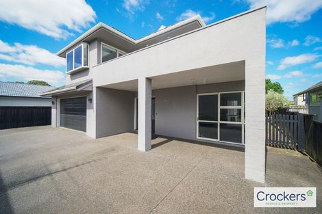 Photo of property in 2/21 The Esplanade, Eastern Beach, Auckland, 2012