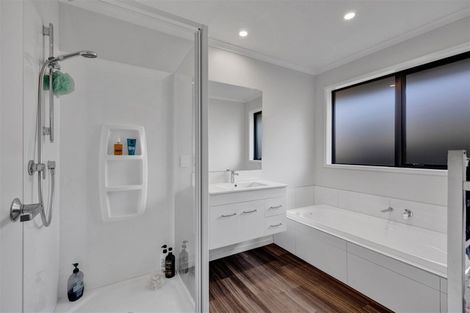 Photo of property in 16 Nukuroa Close, Waitara, 4320