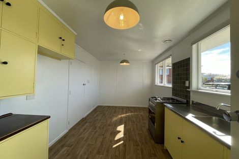 Photo of property in 8 Kelvin Place, Westown, New Plymouth, 4310