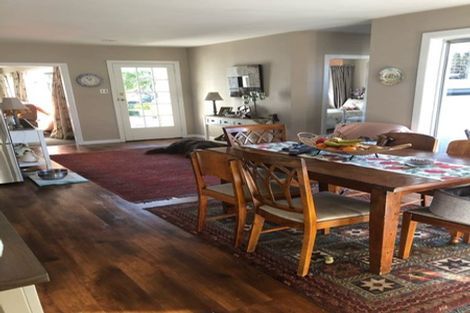 Photo of property in 19 Middlepark Road, Sockburn, Christchurch, 8042