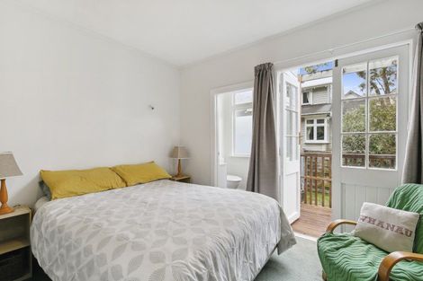 Photo of property in 150 Russell Terrace, Berhampore, Wellington, 6023