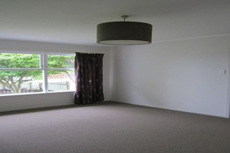 Photo of property in 40 Farquhar Road, Glendene, Auckland, 0602