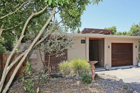 Photo of property in 17 Busby Hill, Havelock North, 4130