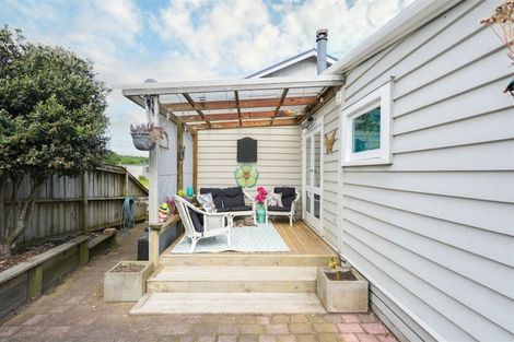Photo of property in 5 Aranui Avenue, Waitarere Beach, Levin, 5510